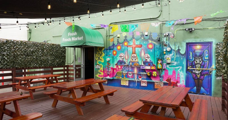 Exterior seating space