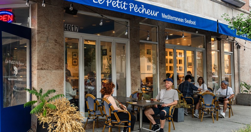 Exterior, sidewalk patio, tables, chairs, people