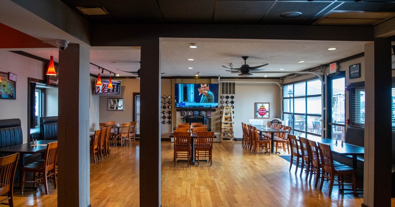 Interior, wide view, dining area