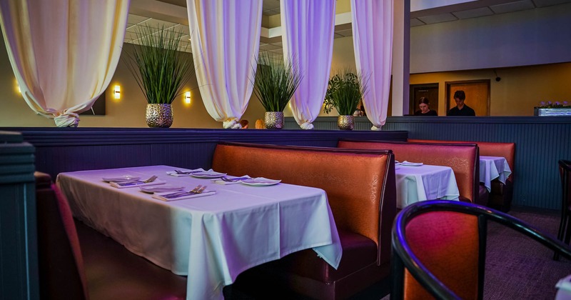 Diner room, booths, diner set up