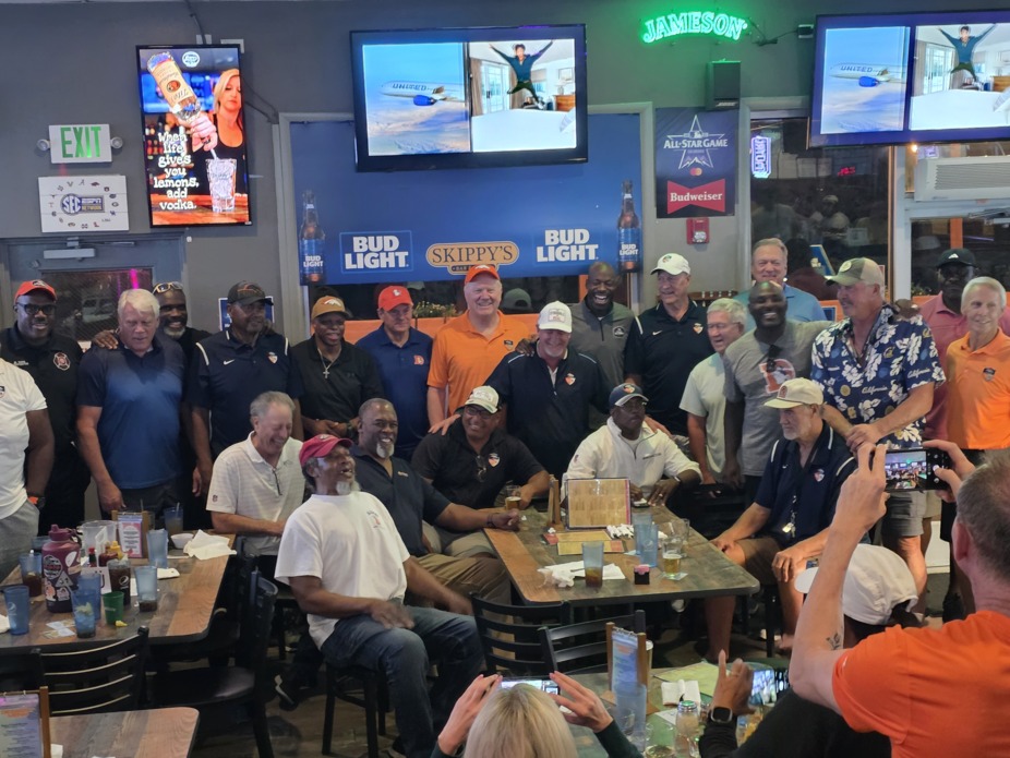 NFL Alumni Meet & Greet at Skippy’s event photo