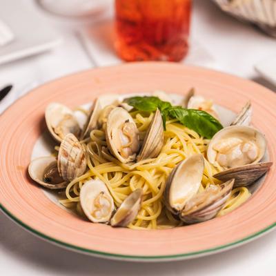 Linguine pasta with clams.