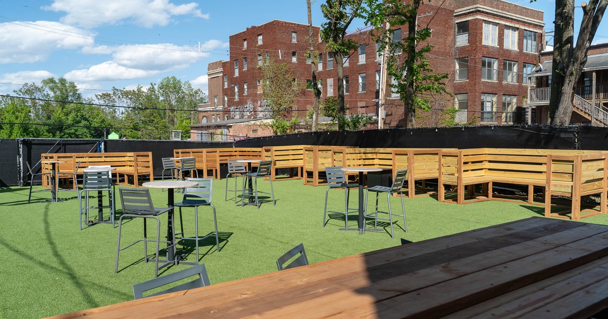 Exterior, seating area