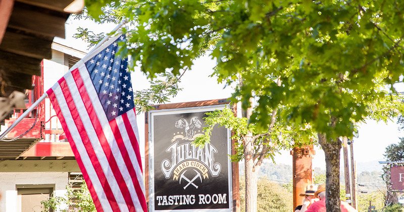 Exterior, restaurant sign