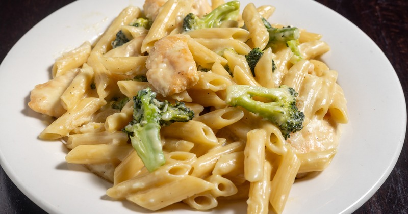 Plate of chicken and broccoli pasta