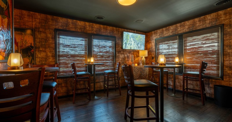 Seating area, tables with bar stools