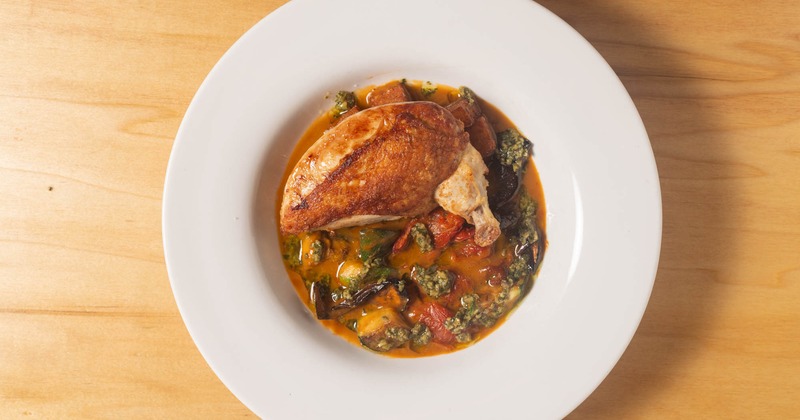 Roasted chicken with vegetables and rich sauce