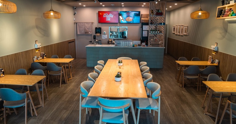 Dining area, long table for multiple people