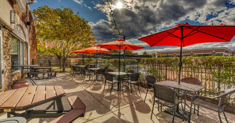 Exterior seating rea