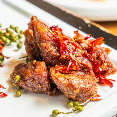 Braised beef, with pepper sauce, and peppercorns.