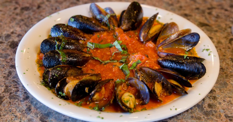 Mussels in tomato sauce