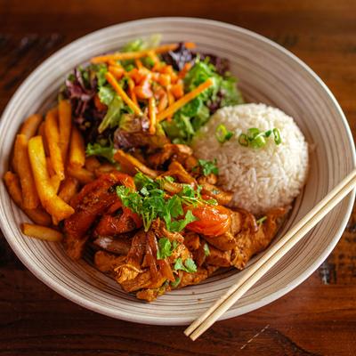 Pollo Saltado