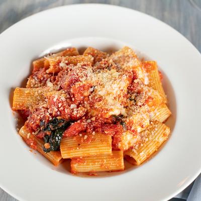 Maccheroni alla Vesuviana Crushed tomatoes, fresh Mozzarella, garlic, basil, Red Pepper, Pecorino.