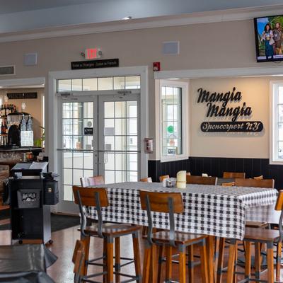 Mangia Mangia  interior, bar and seating area.