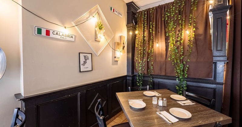 Table for four guests