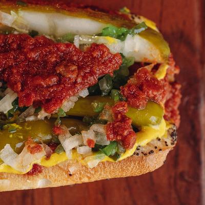 Chili Hot Dog.