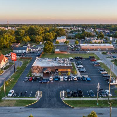 Drone shot of the restaurant and vicinity.