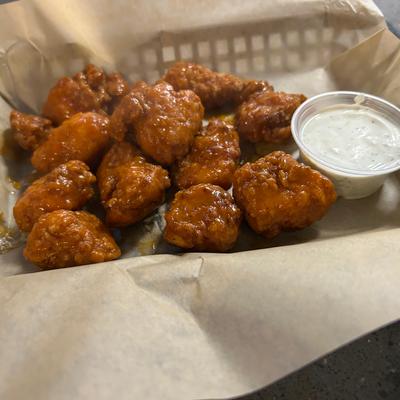 Boneless Wings with ranch.