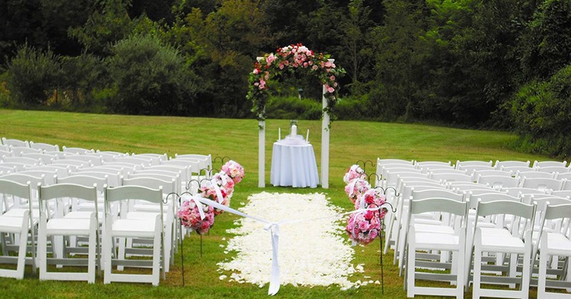 outdoor wedding ceremony and venue in maryland