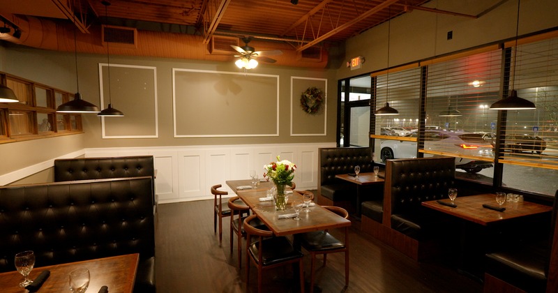Elegant and comfortable dining space