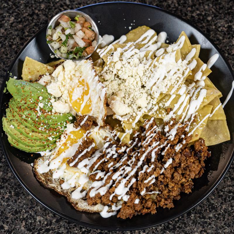 Chilaquiles verdes o rojos photo