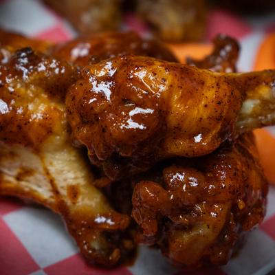 Jumbo wings, close up.
