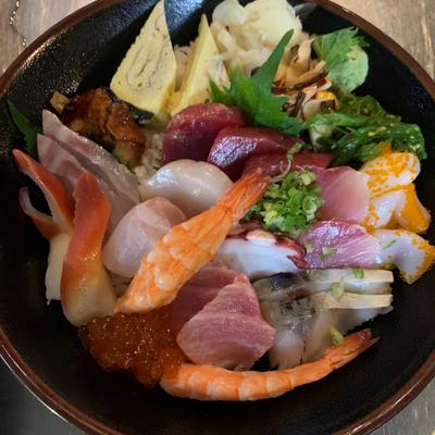 Dish of assorted sashimi pieces