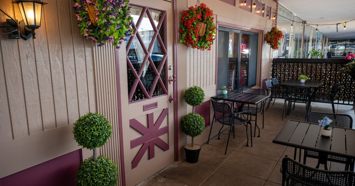 Exterior, patio dining space