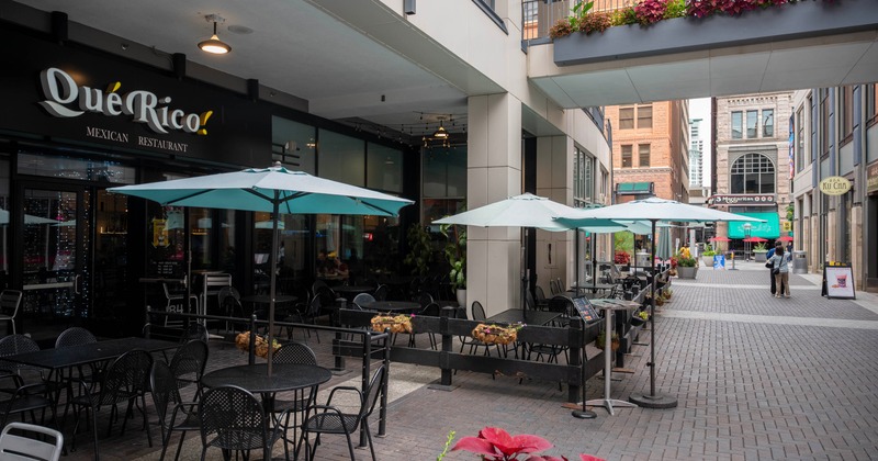 Exterior seating space