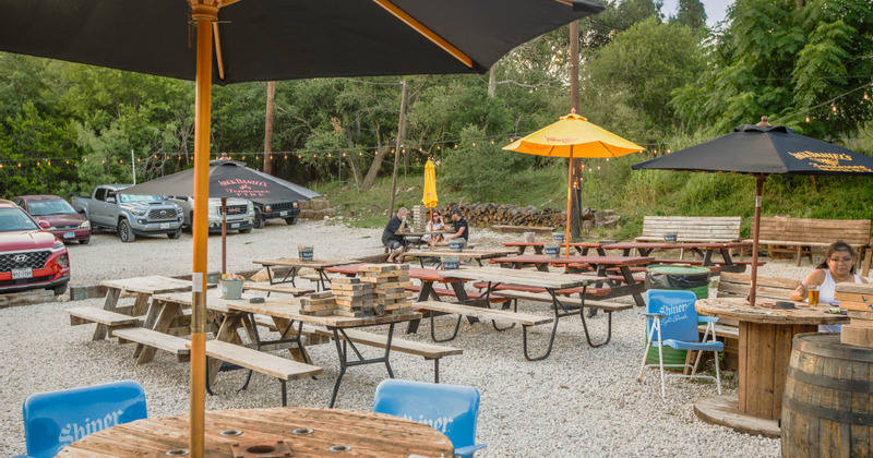 exterior, seating area and parking