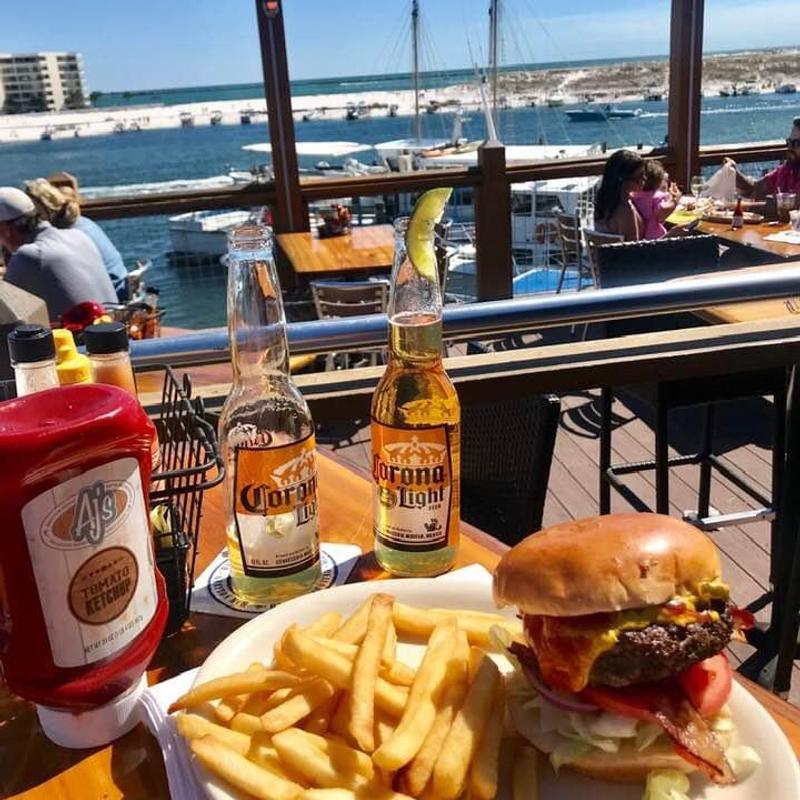 Kahuna Burger* photo