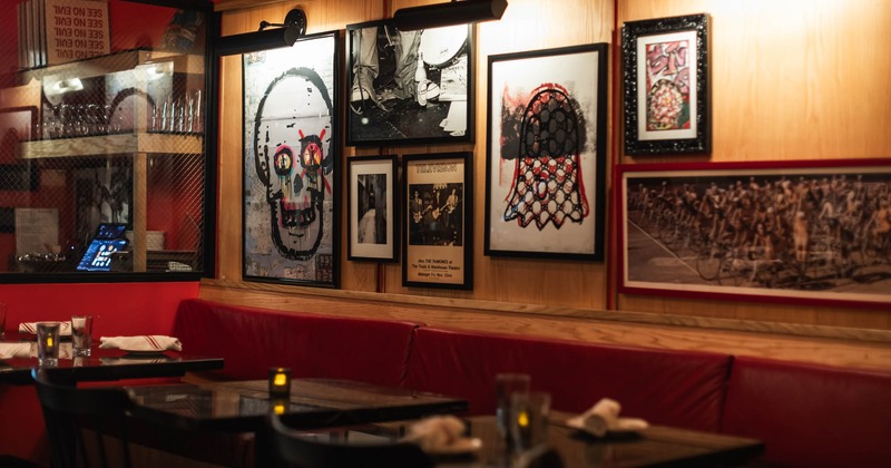 Dining area, banquette seating