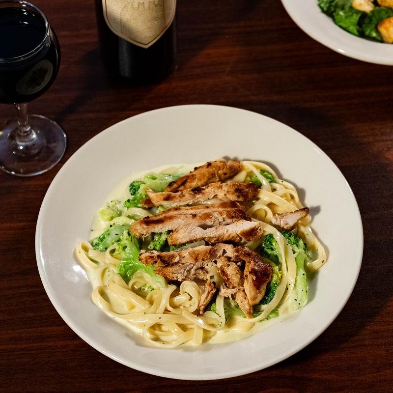 menu item 6 of 10, Chicken Alfredo with Broccoli