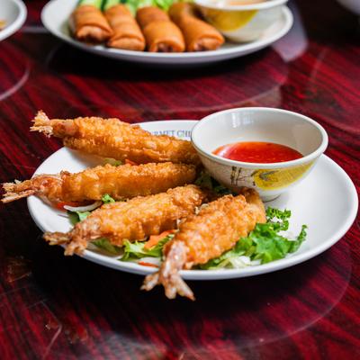 Shrimp tempura served with sweet chili sauce.