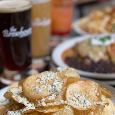 Brewhouse Gorgonzola Chips on a plate.