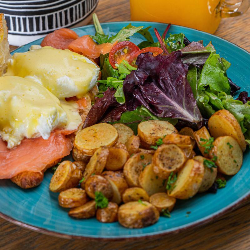 Œuf benedict saumon avocat photo