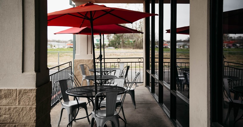 Exterior, tables ready for guests, cozy atmosphere