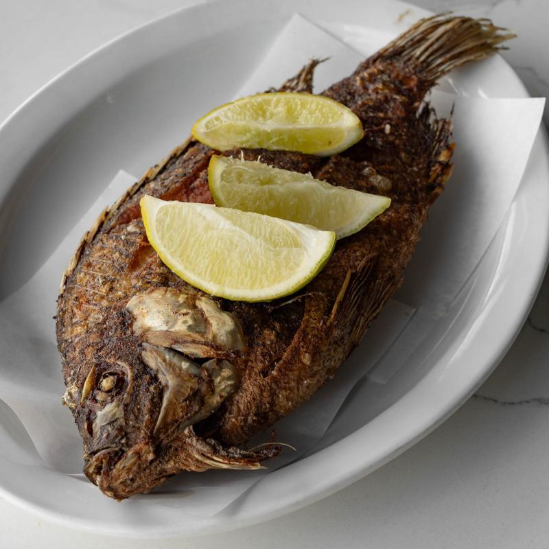 menu item 3 of 4, Mojarra al Mojo de Ajo