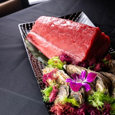 Tuna and muscles plate.