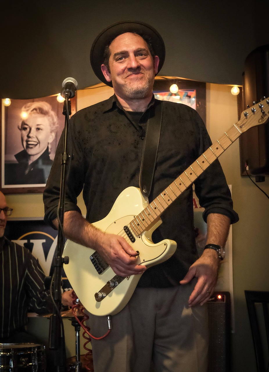 Live Music by the LOVE HANDLES event photo