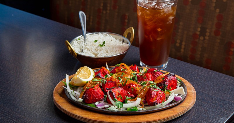Chicken Tikka, white rice, iced tea