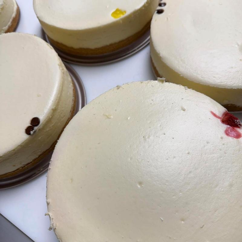 Whole Cheesecake photo