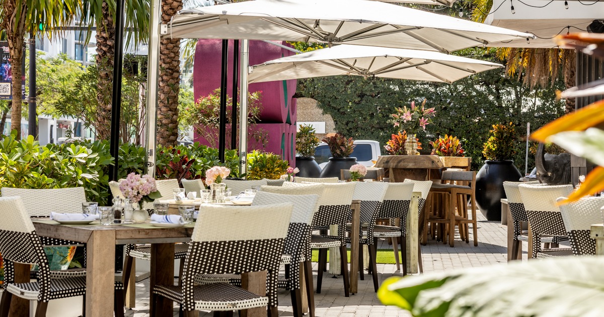 Exterior, tables and chairs ready for guests