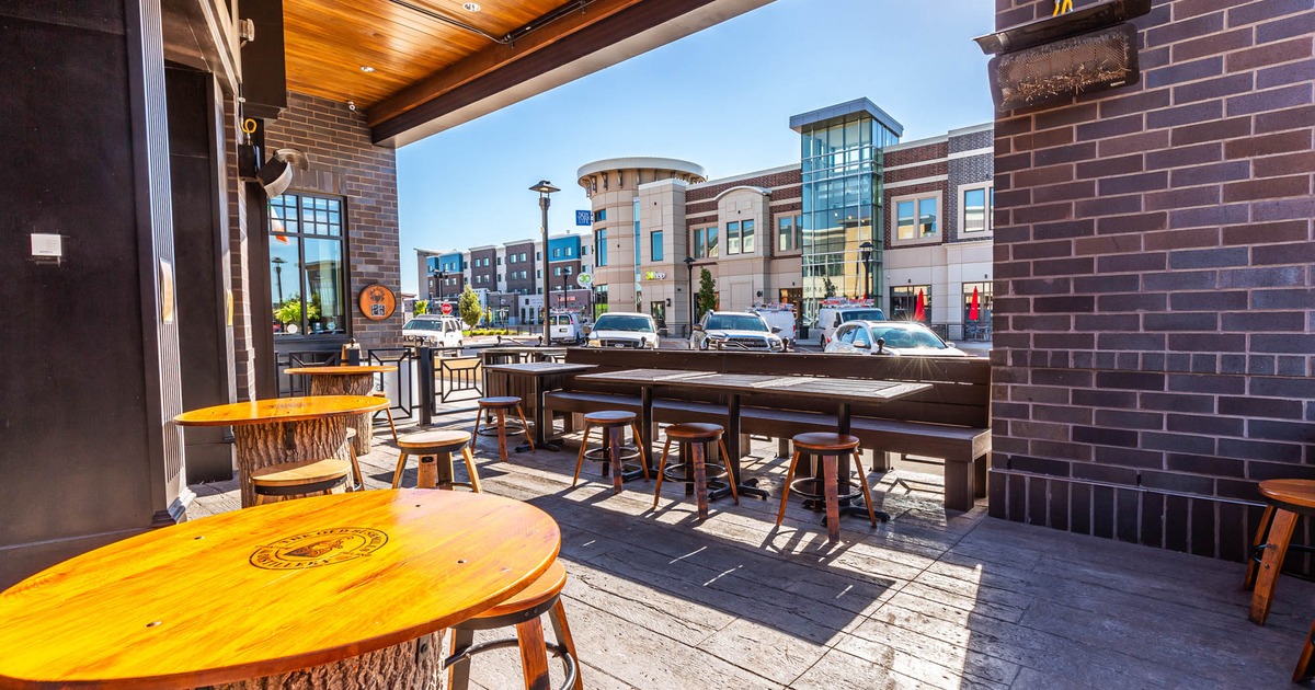 Magee's Outside Patio