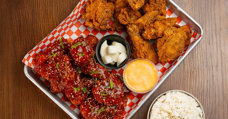 Crispy and BBQ chicken wings