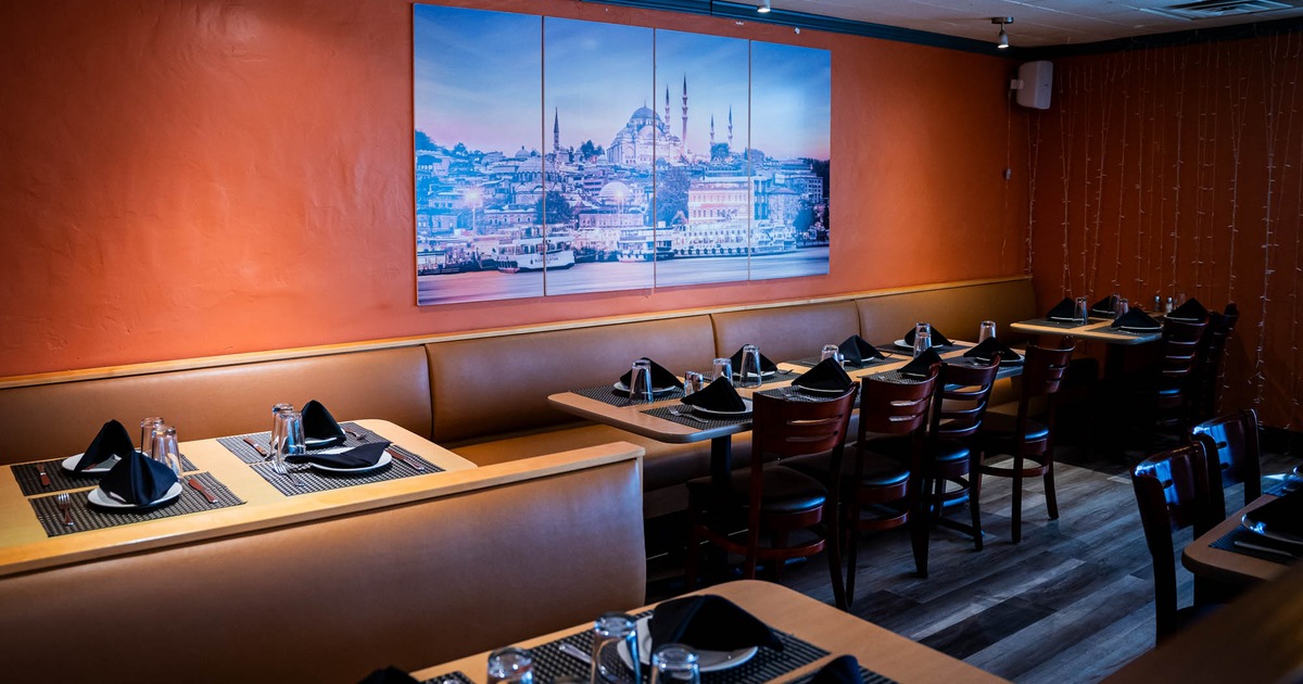 Dining area, booths and tables ready for guests