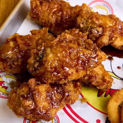 Crispy chicken wings.