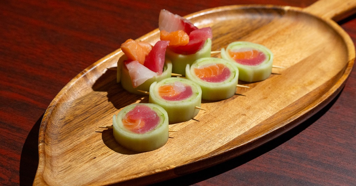 Served sushi gen roll