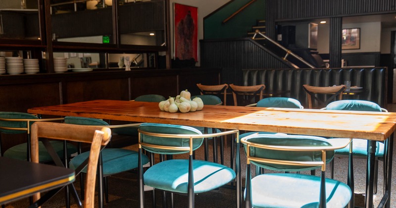 Table for eight guests, close up