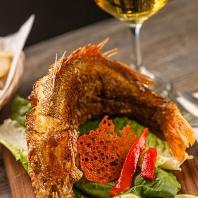 Fried snapper, closuep.